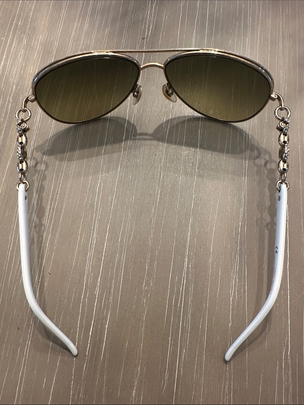 Gucci Women's Aviator Sunglasses in Cream white and Gold - Picture 6 of 7
